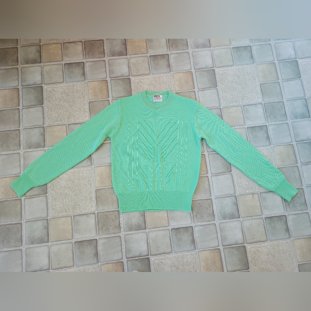 Vintage Montgomery Ward Mint Green Knit Sweater Size Medium 100% Virgin Acrylic